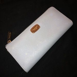 Michael Kors Zipped Wallet